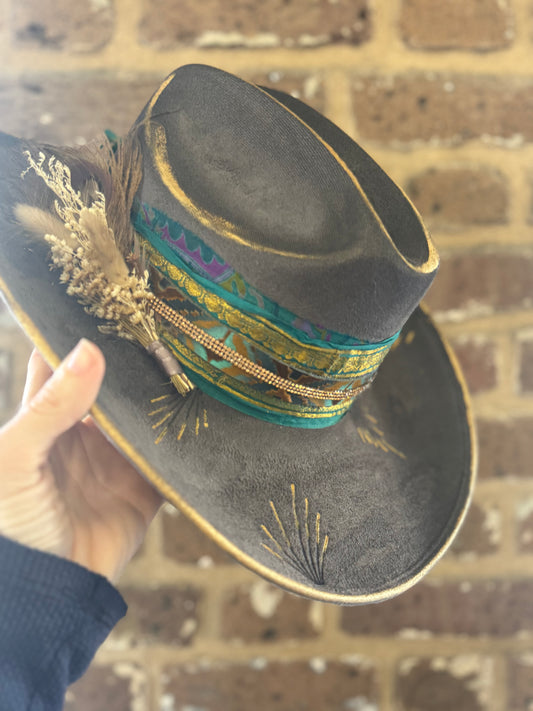 Azzy (READY TO SHIP)